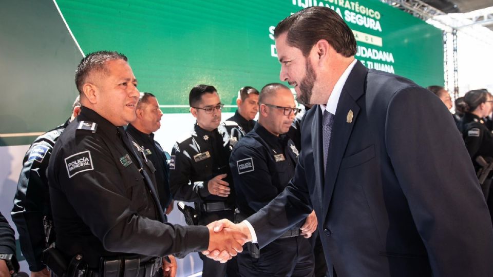 El alcalde Ismael Burgueño Ruiz refrendó su compromiso con la corporación policial, pilar fundamental del nuevo modelo de seguridad para la ciudad.