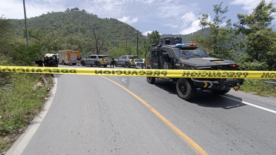 El hallazgo se registró en el kilómetro 10 de la Carretera a Laguna de Sánchez, en un tramo entre La Nogalera y Puerto Genovevo, en la Sierra de Santiago.