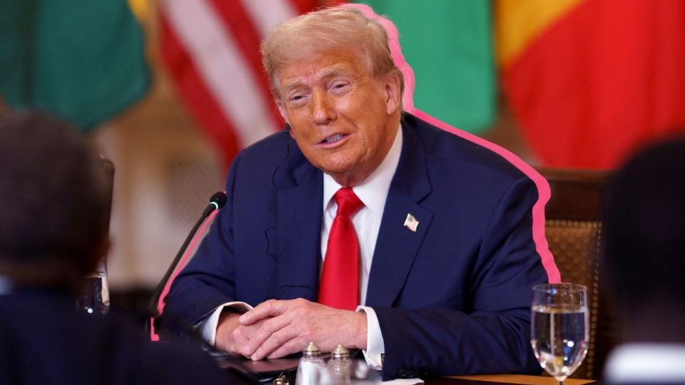 El momento incómodo de Trump al elogiar al presidente de Liberia por hablar inglés