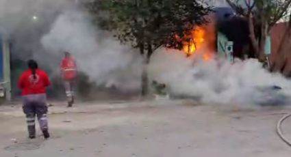 Incendio consume vivienda en Salinas Victoria