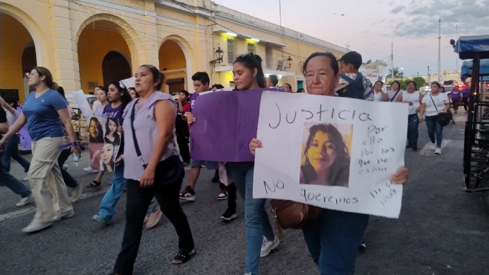 Protesta para exigir justicia por el feminicidio de Marina en Hunucmá, Yucatán