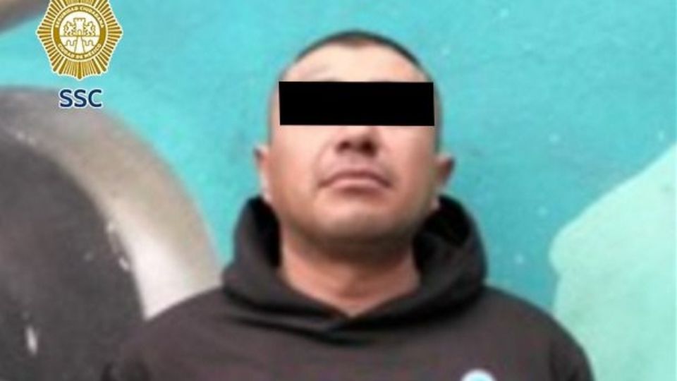 El asaltante usó un arma réplica de fuego para obligar a una mujer a entregar sus valores.