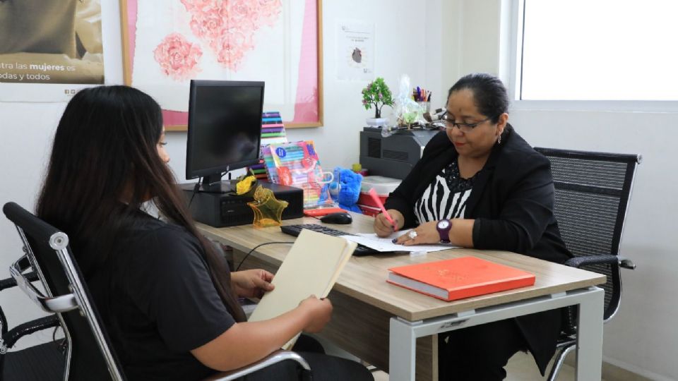 En el marco del Día del Abogado, la institución a cargo de Bertha Alcalde Luján, extiendió un reconocimiento a los profesionales del Derecho de la institución.