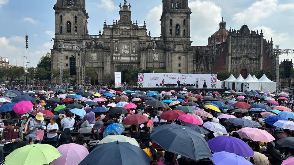 En el zócalo capitalino ante miles de personas Clara Brugada, recordó que el objetivo es garantizar el bienestar a todas las infancias.