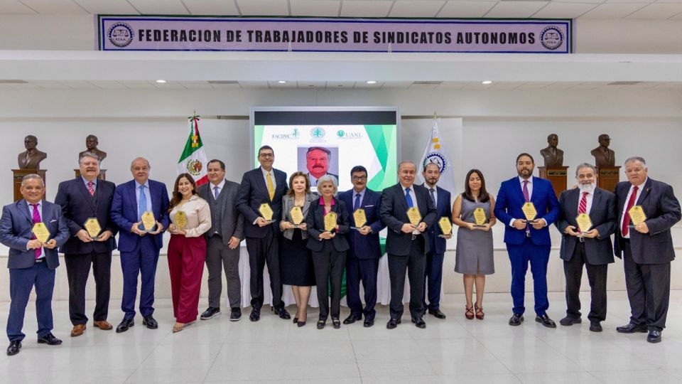 María Teresa Herrera fue reconocida por su trayectoria ética y su compromiso con el servicio público.