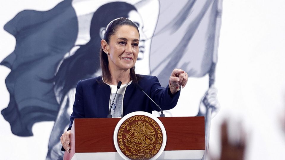La presidenta de México, Claudia Sheinbaum, participa este lunes durante una rueda de prensa en Palacio Nacional.