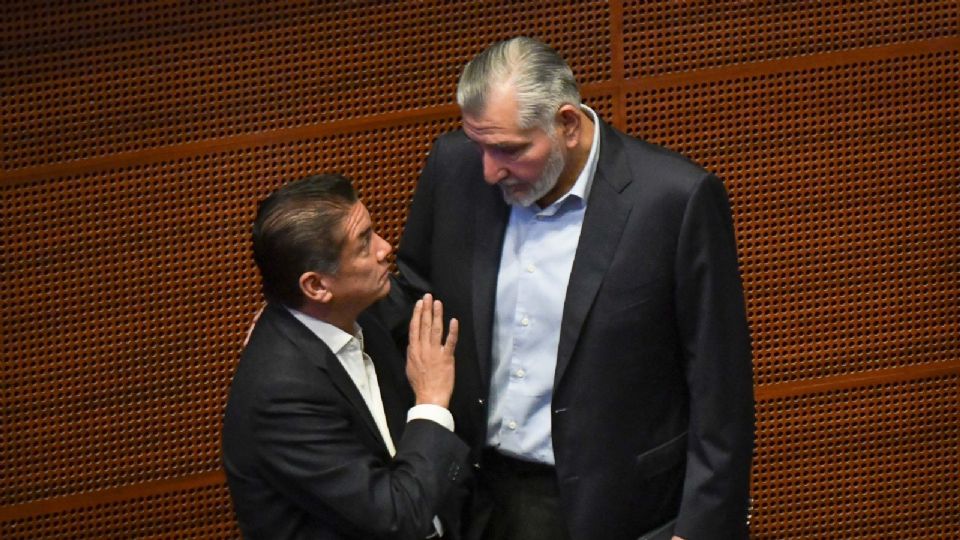 Carlos Puente, diputado del PVEM, y Adán Augusto López, senador y coordinador de Morena.