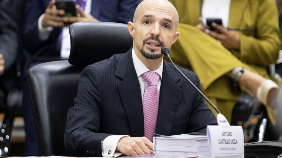 Consejero electoral Arturo Castillo Loza, presidente de la Comisión del Registro Federal de Electores.