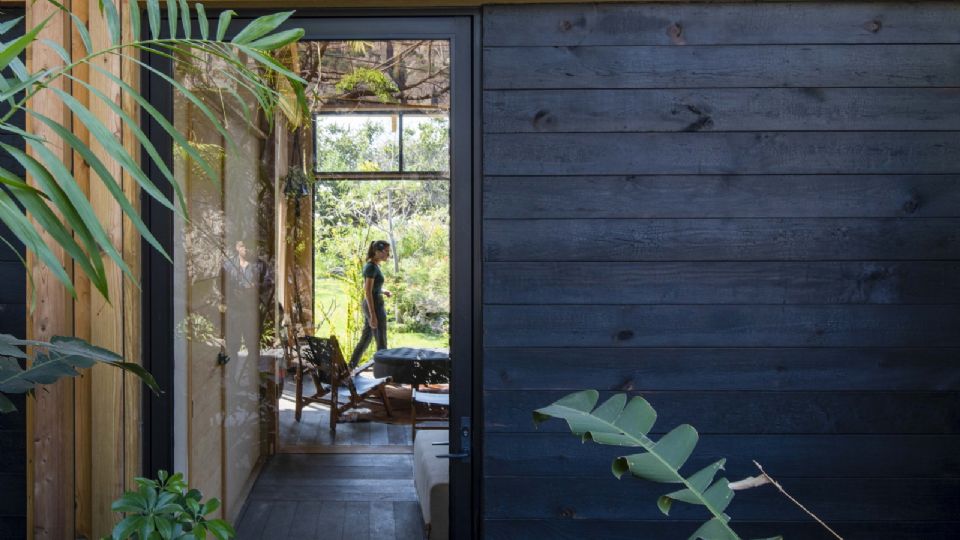 La técnica Shou Sugi Ban comienza a tener cada vez mayor aceptación en México.