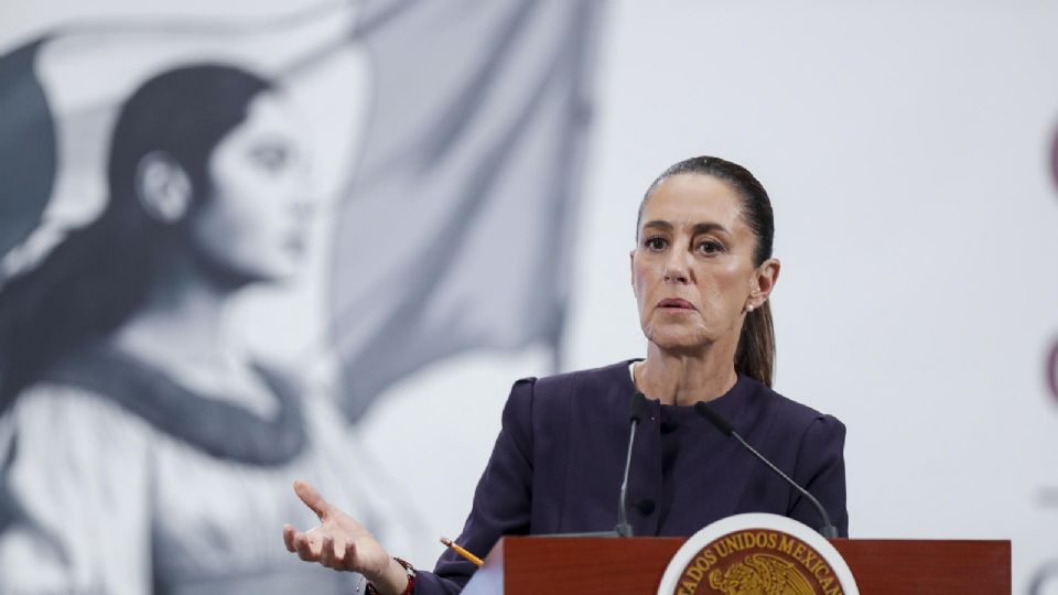 La presidenta de México, Claudia Sheinbaum, habla en una rueda de prensa este miércoles.