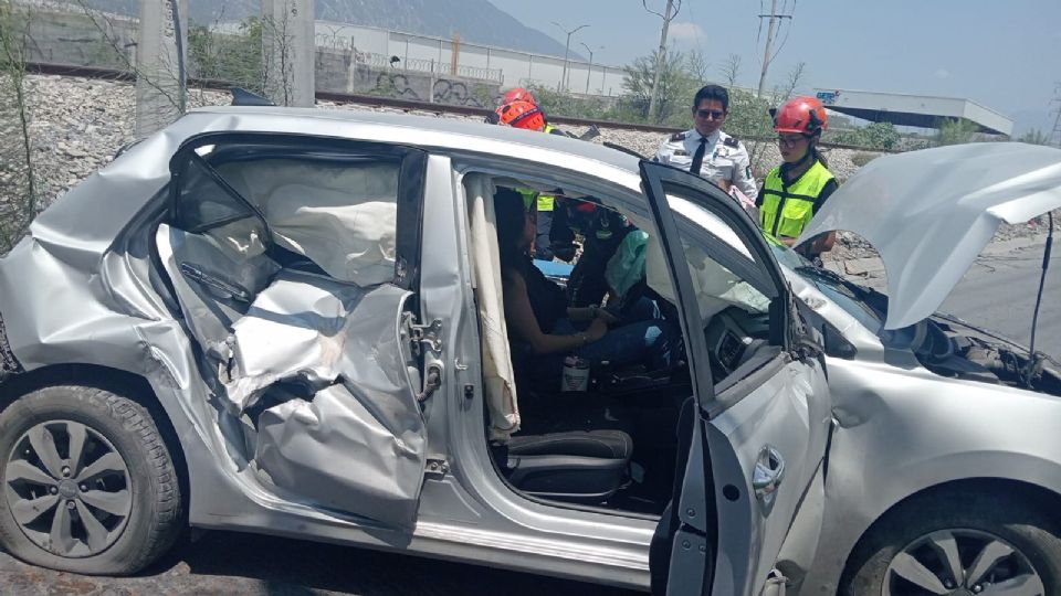 Protección Civil de Nuevo León atendió un accidente ferroviario en el Parque Industrial Santa Catarina, donde se reportó al menos una persona lesionada.