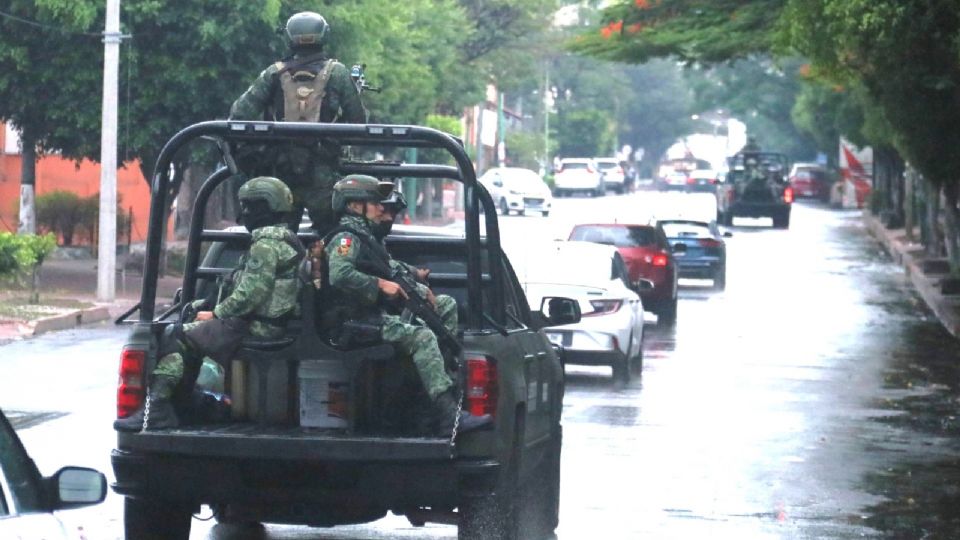 Patrullaje de efectivos militares y de la Guardia Nacional, en la capital de Morelos.