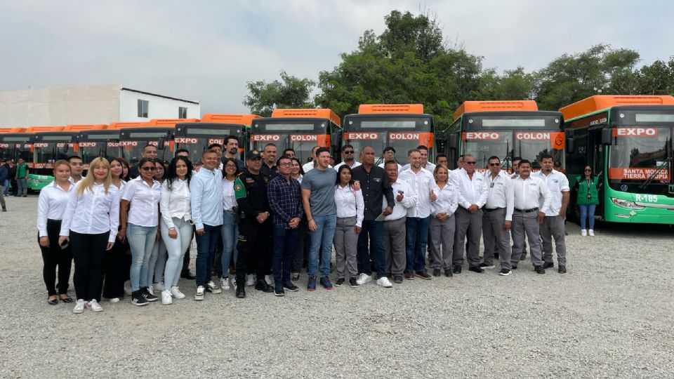 Samuel García presentó la nueva ruta 185 y confirmó la llegada de más unidades fabricadas en Nuevo León.