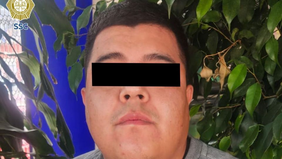 El conductor de dicha motocicleta llamó la atención de los uniformados por no portar casco de seguridad.