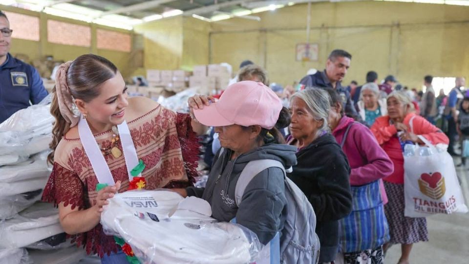 Se entregaron de manera gratuita bienes nuevos como: Ropa, calzado, utensilios y enseres domésticos, a familias en situación de vulnerabilidad.