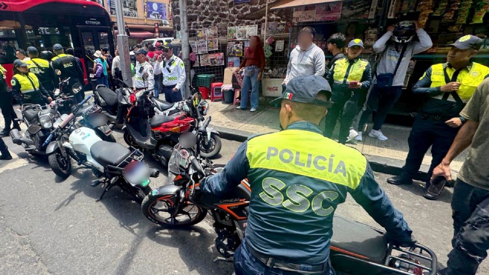 Los policías de tránsito trasladaron 24 motocicletas a un depósito vehicular.