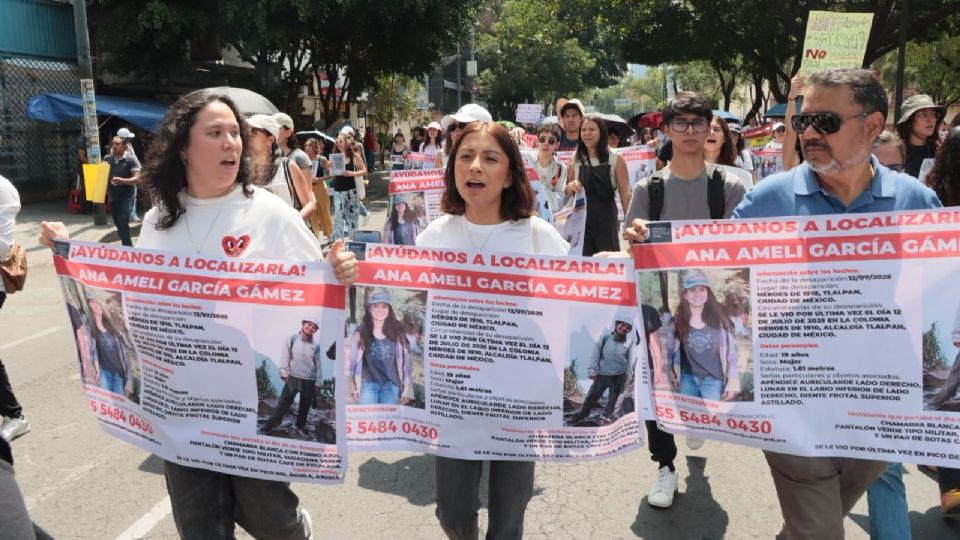 Los padres y amigos de Ana Amelí realizaron una marcha.