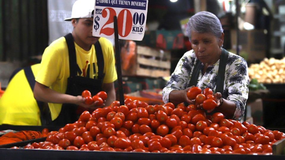Se señaló que las y los diputados sienten un “profundo respeto” por la gente que trabaja en estos centros de abasto barriales.