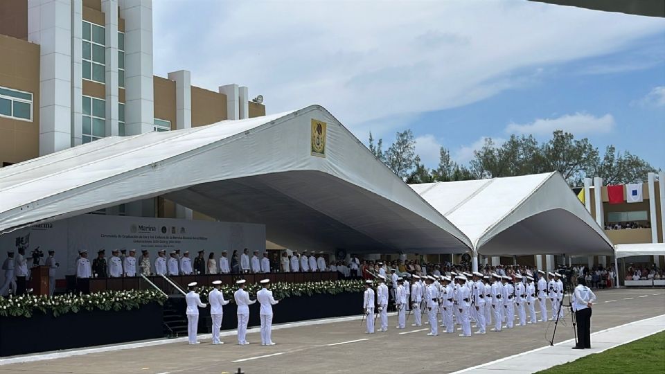 La ceremonia fue encabezada por el Secretario de Marina, Almirante Raymundo Pedro Morales Ángeles.