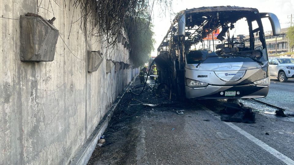 El incendio del autobús ocurrió sobre la Carretera Nacional.