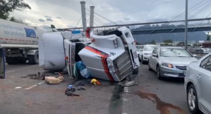 Volcadura de tráiler deja un lesionado en Anillo Periférico, Apodaca