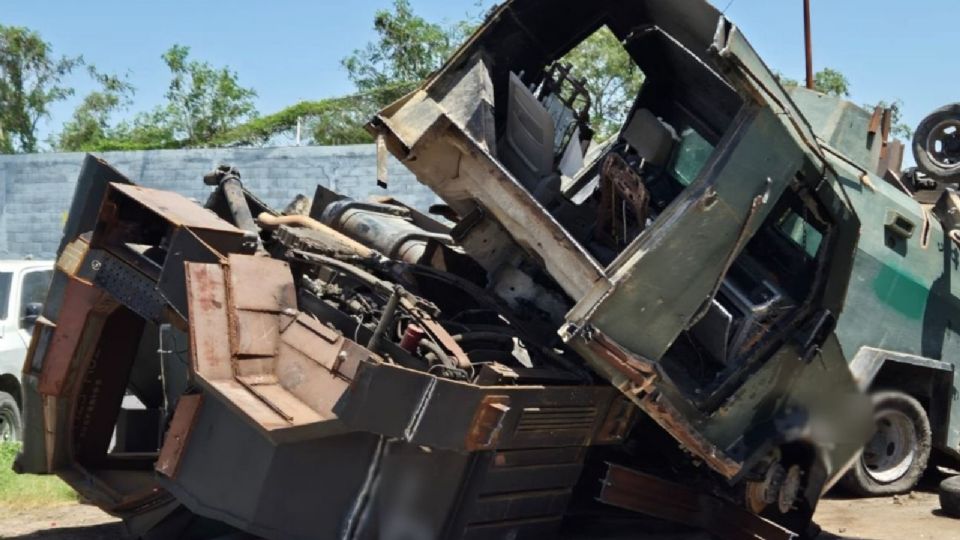 Vehículos denominados “monstruos” con blindaje artesanal.