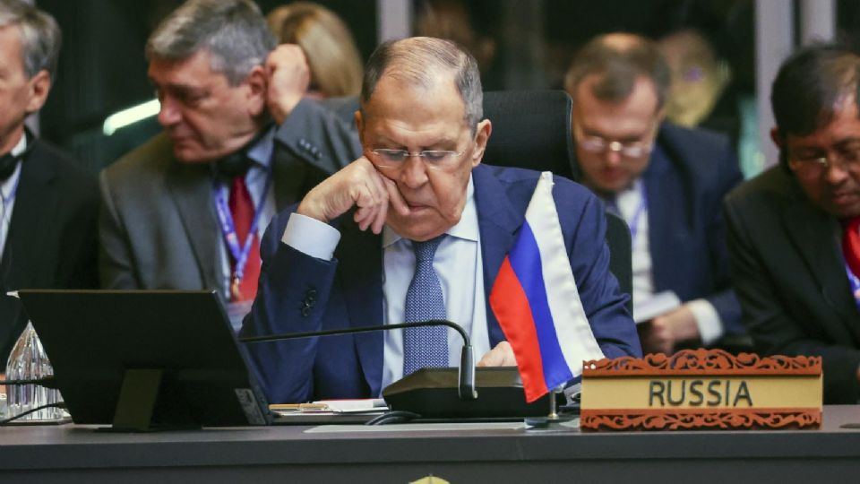 Lavrov afirma que Moscú enfrenta sola una ofensiva estratégica liderada por Occidente.