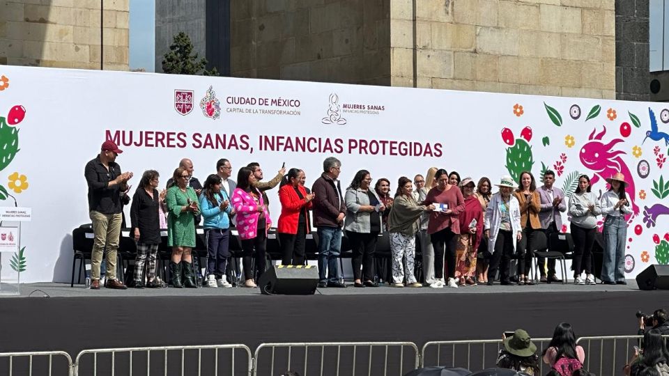 Brugada Molina criticó que históricamente en los cambios que ha habido en la humanidad siempre ha quedado rezagada la mujer.