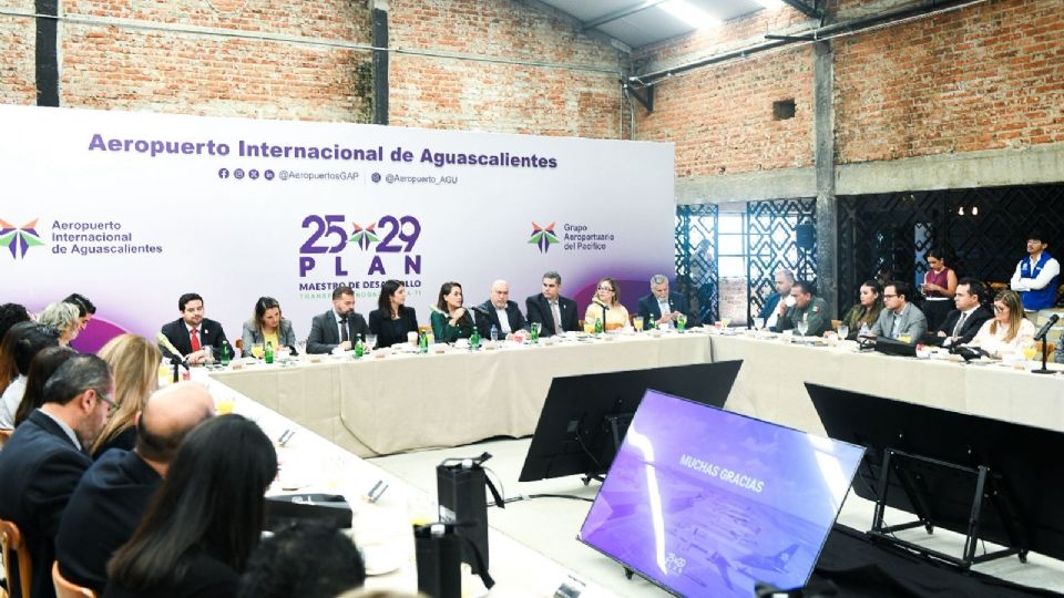 Gobierno de Aguascalientes anuncia inversión de 800 mdp para remodelación del aeropuerto internacional de la entidad.