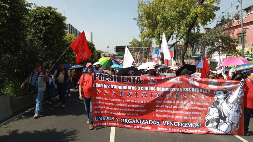 Los integrantes de la CNTE están inconformes con los descuentos que se les aplicaron por participar en el paro nacional.