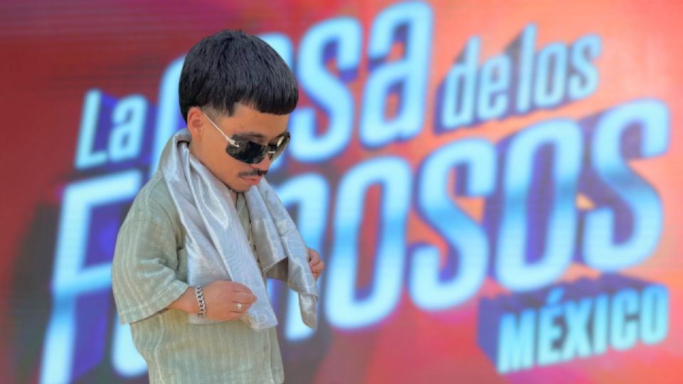 El momento ocurrió en la cocina, donde el comediante mezcló humor, música y una indirecta política que no pasó desapercibida.