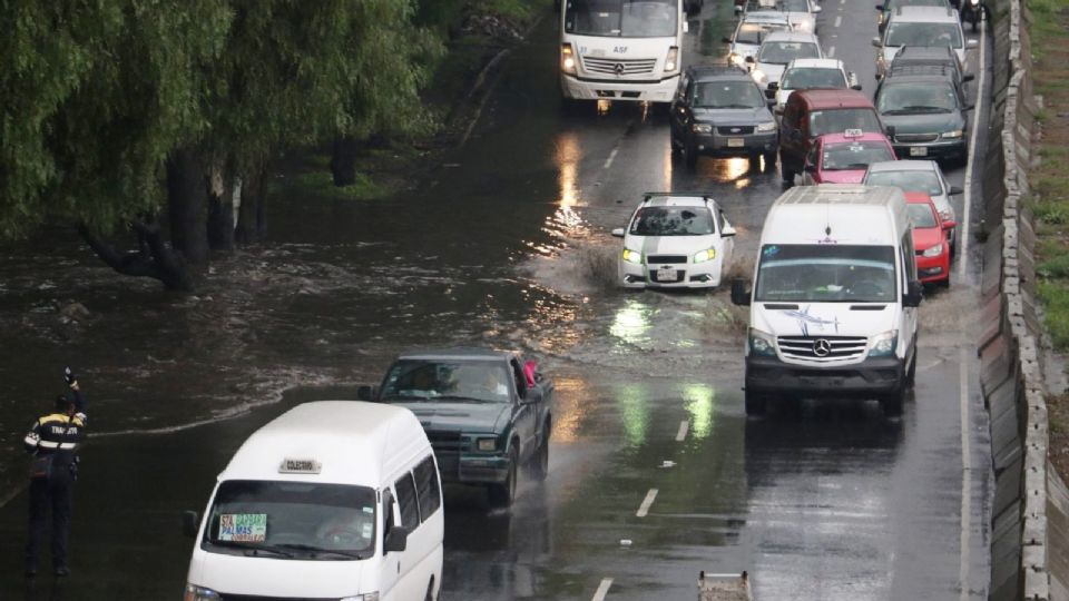 Lluvia en avenida Zaragoza.
