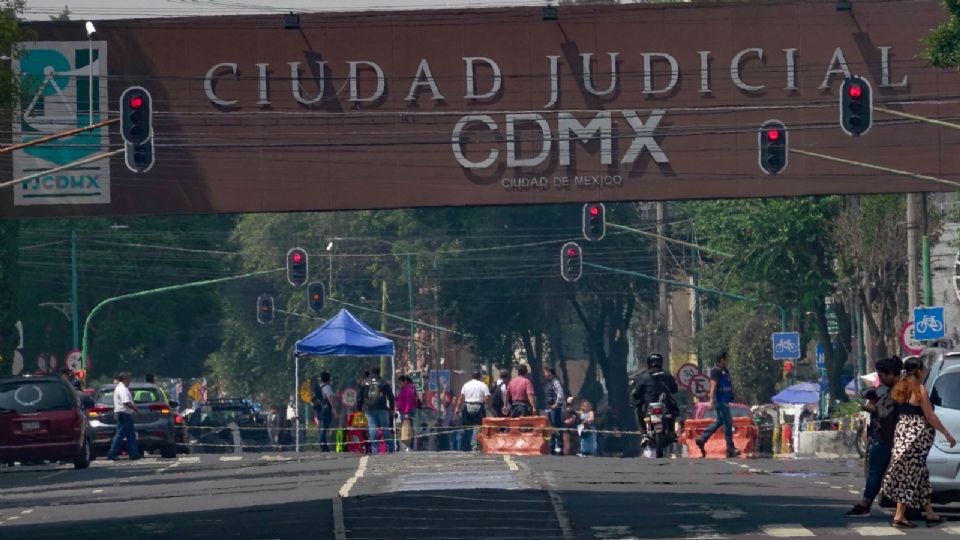 Bloqueo de la Ciudad Judicial por parte de trabajadores del PJCDMX.