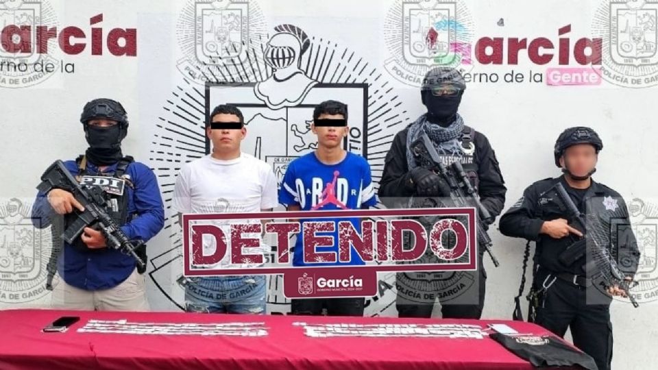 El menor detenido iba en compañía de otros jóvenes mayores de edad.