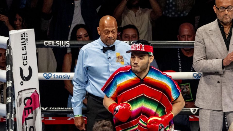 Julio César Chávez Jr. de México antes de su pelea de peso crucero contra Jake Paul, en el Honda Center en Anaheim, California, EE. UU., el 28 de junio de 2025.