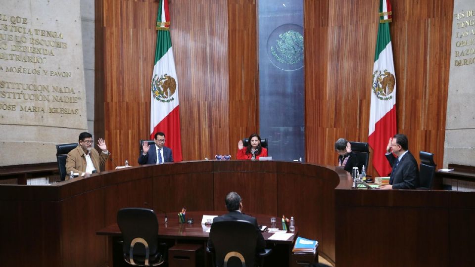TEPJF rechaza ordenar al INE iniciar investigación por acordeones de elección judicial