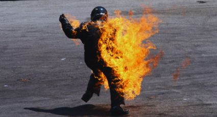 Lo queman vivo en las calles de Monterrey