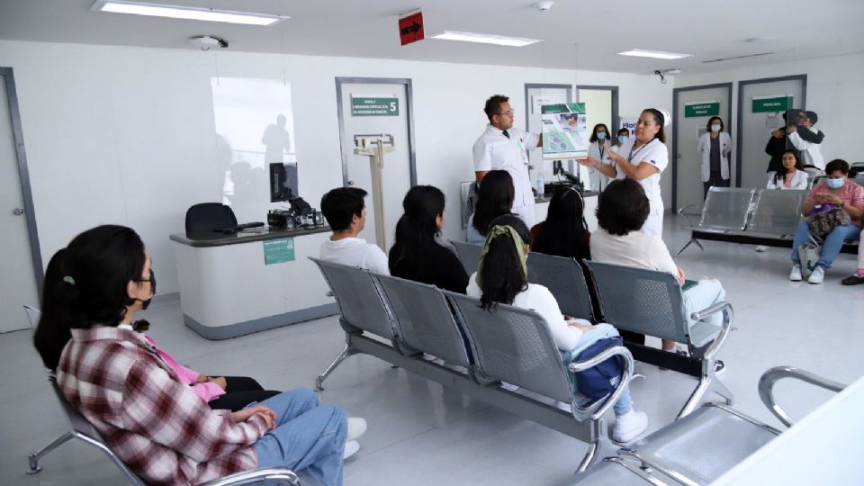 Hoy, la batalla por la salud es frontal. Enfermos y familiares denuncian el viacrucis diario.