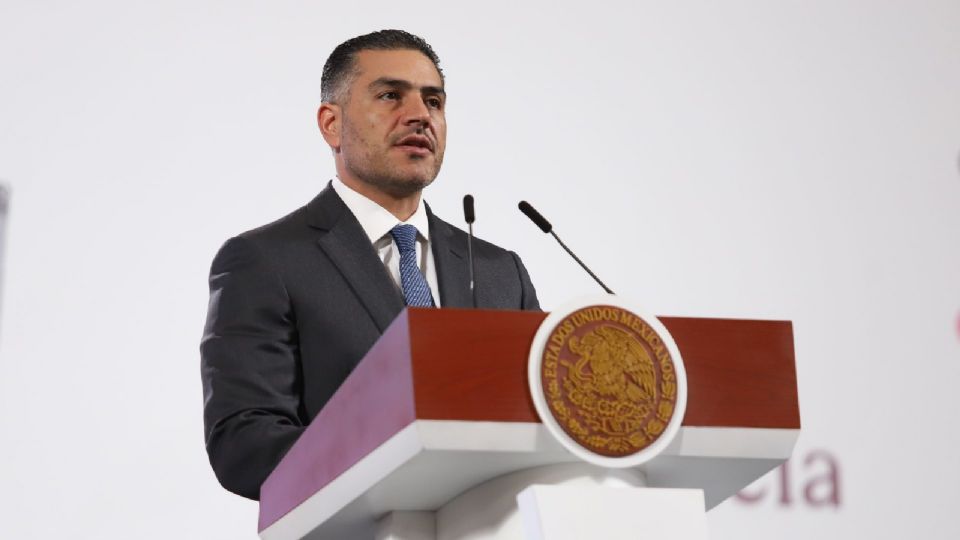 En conferencia de prensa, el funcionario federal precisó que no se trata de un avión o dron militar.