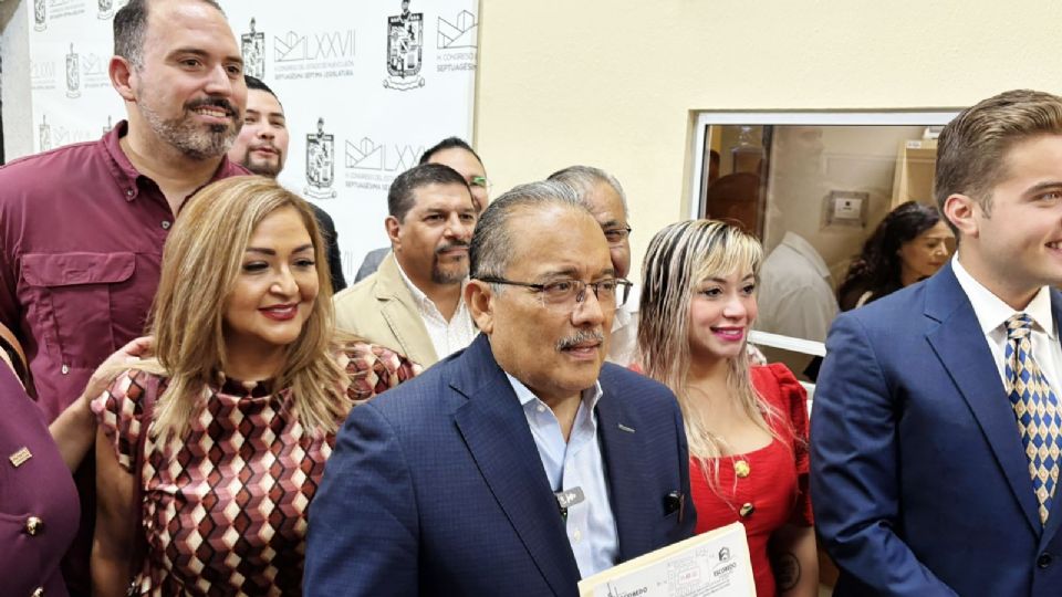 El alcalde de Escobedo, acompañado de la bancada de Morena y la presidenta estatal del partido, presentó la iniciativa para declarar el 2026 como el año del general Mariano Escobedo.