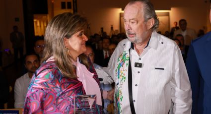 Mauricio Fernández entrega reconocimiento a ministra de la SCJN en La Milarca