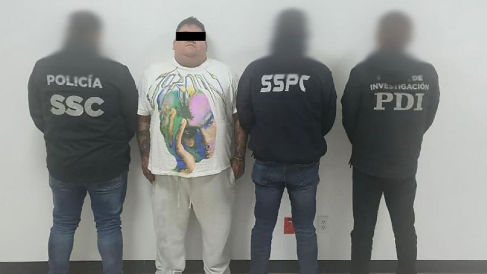 El detenido se encuentra relacionado con cinco carpetas de investigación por diferentes delitos y está vinculado a una célula delictiva.