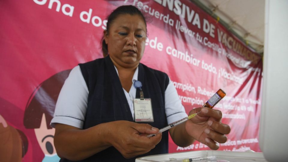 Del total de casos confirmados de sarampión acumulados en el país, se distribuyen en 21 estados y 87 municipios.