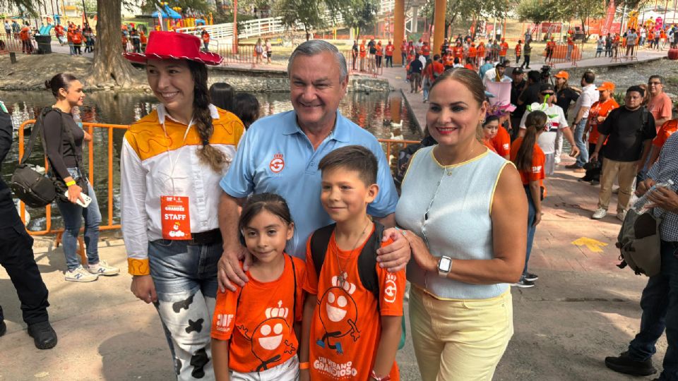 El alcalde Héctor García clausuró los campamentos de verano en Guadalupe y anunció la segunda etapa de rehabilitación del Parque Tolteca.