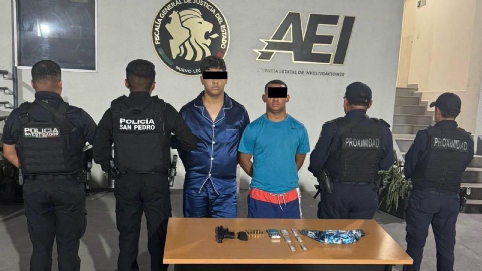 Policías de San Pedro y Escobedo detuvieron a dos venezolanos presuntamente vinculados con extorsiones en San Pedro.
