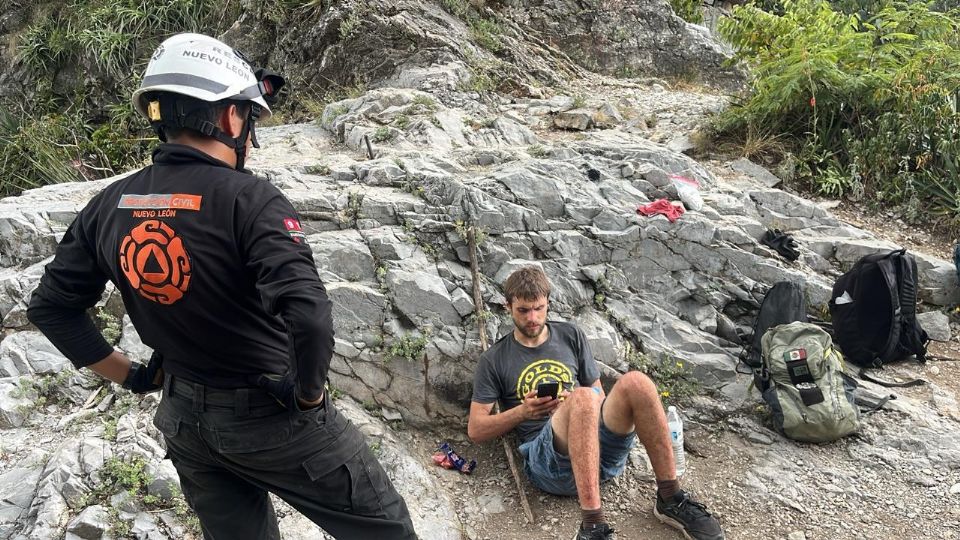 Brigadistas de Protección Civil de Nuevo León realizaron rescates en Matacanes, Cerro de las Mitras, Cerro Abujerado y La Huasteca durante el fin de semana.
