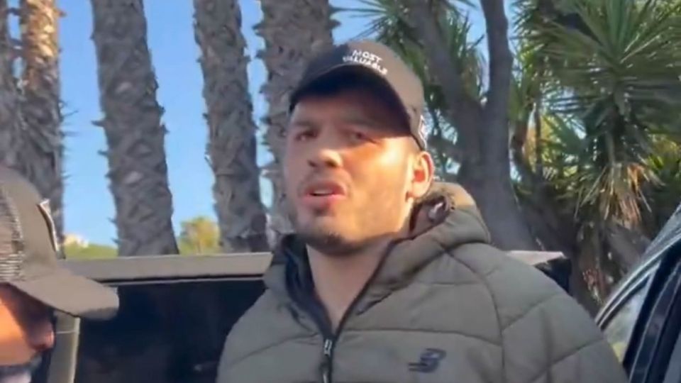 Julio César Chávez Jr. fue arrestado el 2 de julio de 2025 en Studio City, California, por agentes del Servicio de Inmigración y Control de Aduanas (ICE).