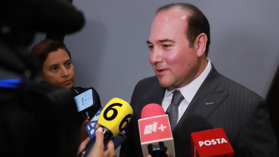 El expresidente del Poder Judicial de Nuevo León mantiene comunicación con su partido y otros actores políticos.