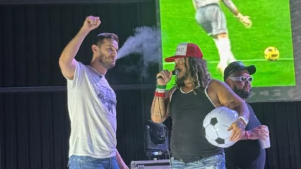 El youtuber regiomontano subió previamente imágenes del evento con El Bananero.