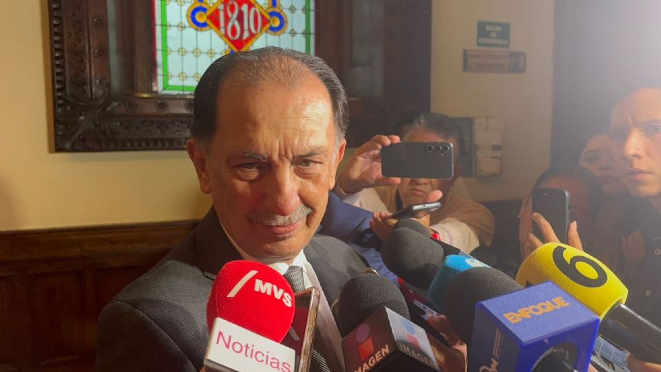 La Fiscalía de Nuevo León aseguró documentos, celulares y equipos de cómputo durante el cateo a las oficinas de la financiera investigada en San Pedro.